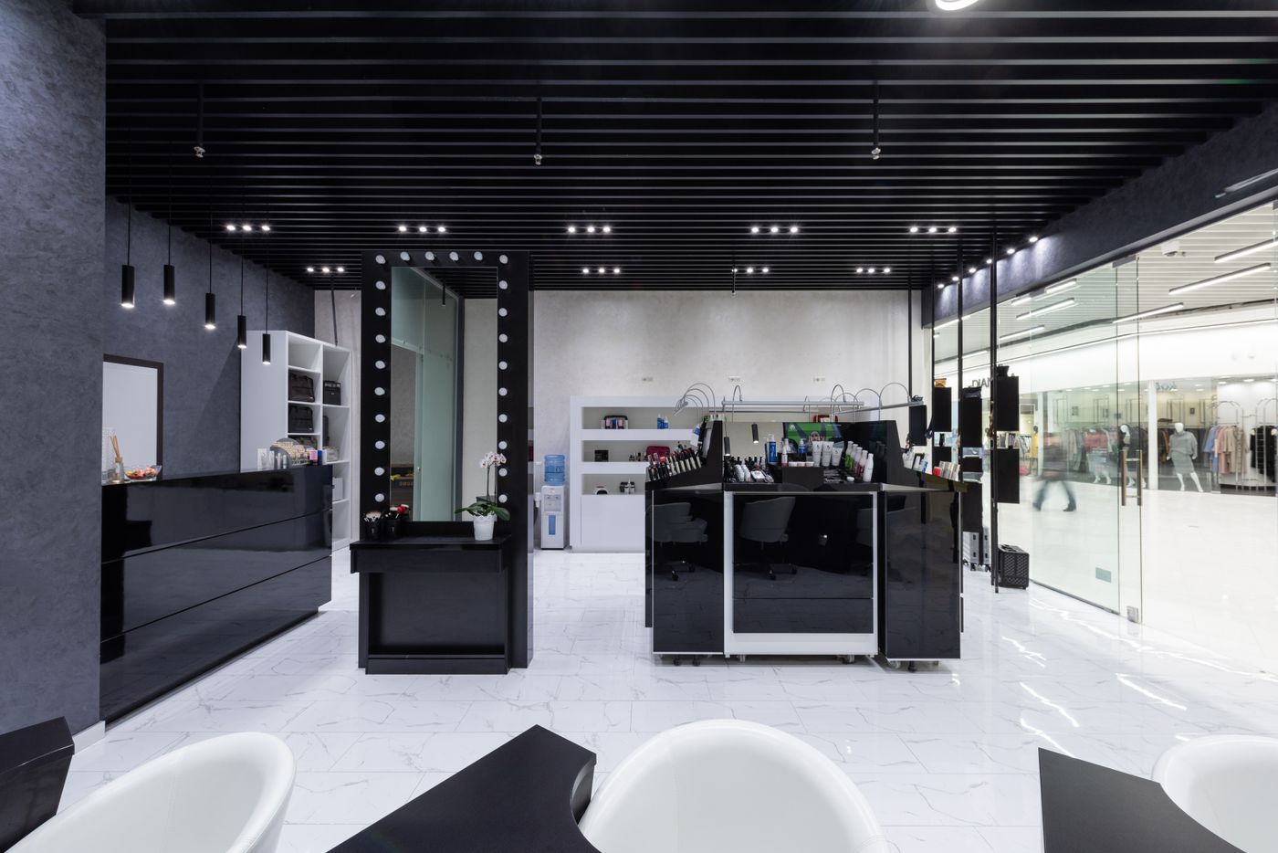 Rustgevende wachtruimte van Bella Beauty Clinics